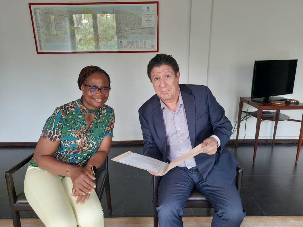 Léocadie Zinsou avec l'Ambassadeur de France au Bénin